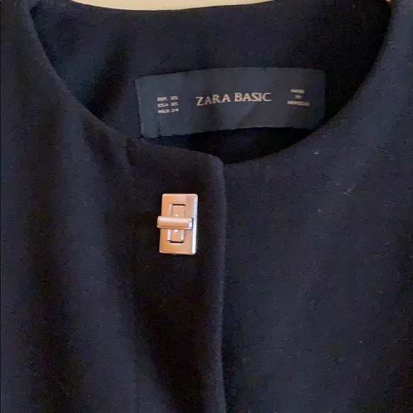 Short blazer with metal details. Never worn - Picture 2 of 4